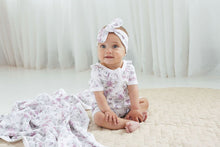 Load image into Gallery viewer, Daisy Floral SS Zip Romper
